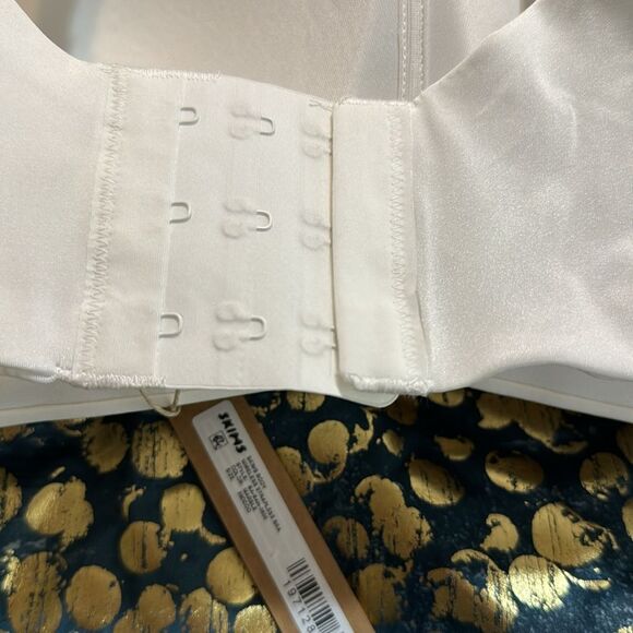 Skims body wireless strapless bra in color marble size 38DDDD - Picture 8 of 11